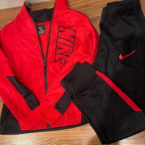 Boys Nike track suit. Size 7